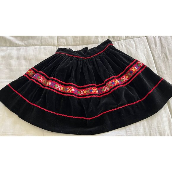 Vtg 1960's Girl's Black Velvet Skirt With Handmade Multi Colored Embroidery - Picture 2 of 10